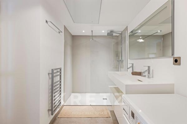 APPARTEMENT SAINT-TROPEZ CENTRE PLACE DES LICES