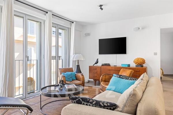 APPARTEMENT SAINT-TROPEZ CENTRE PLACE DES LICES