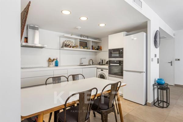 APPARTEMENT SAINT-TROPEZ CENTRE PLACE DES LICES