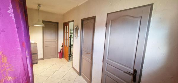 Pavillon 175 m² - 8 pièces - 5 chambres sur terrain de 3600 m²