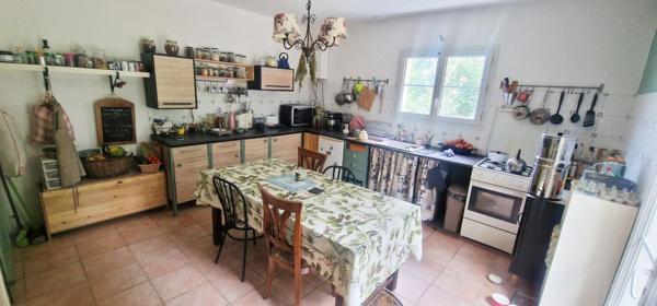 Pavillon 175 m² - 8 pièces - 5 chambres sur terrain de 3600 m²