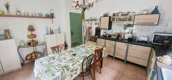 Pavillon 175 m² - 8 pièces - 5 chambres sur terrain de 3600 m²