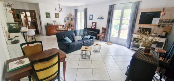 Pavillon 175 m² - 8 pièces - 5 chambres sur terrain de 3600 m²