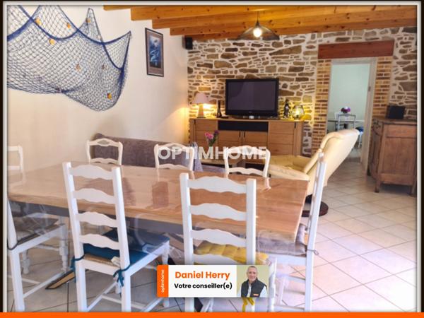 Propriété comprenant Maison, Hangar et Dépendances Proche de PLOUZEVEDE (29)