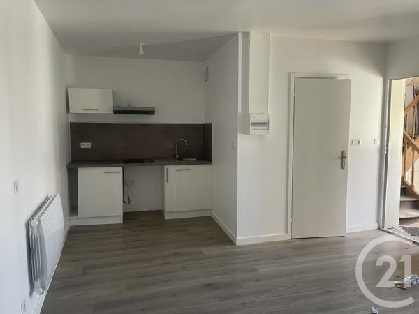 Immeuble à vendre  154 m 2   CHATELLERAULT  - 86