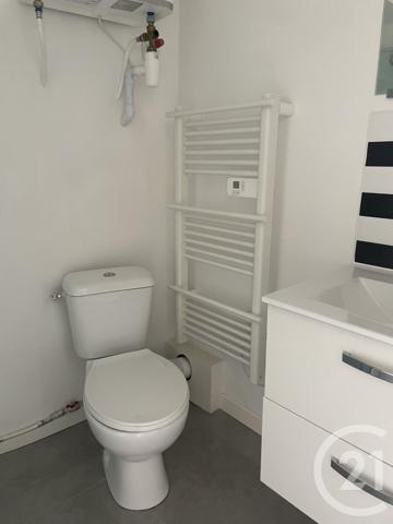 Immeuble à vendre  154 m 2   CHATELLERAULT  - 86