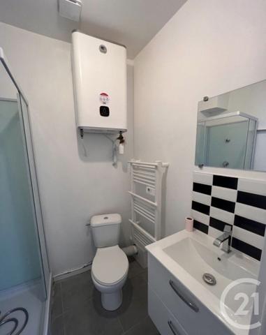 Immeuble à vendre  154 m 2   CHATELLERAULT  - 86