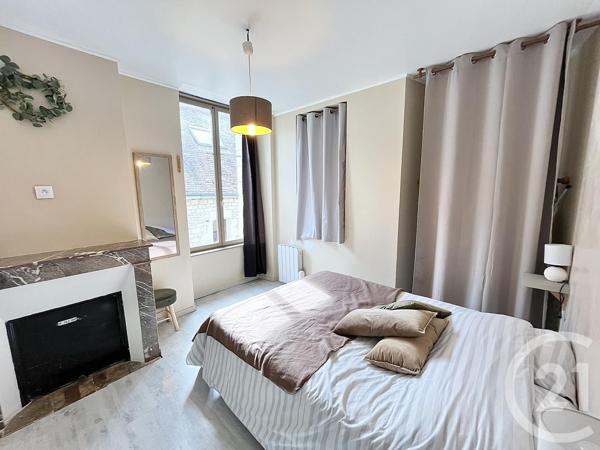 Immeuble à vendre  154 m 2   CHATELLERAULT  - 86