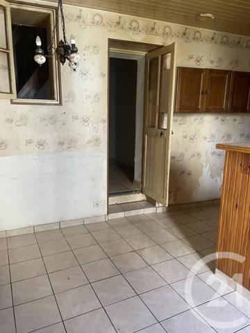 Immeuble à vendre  154 m 2   CHATELLERAULT  - 86