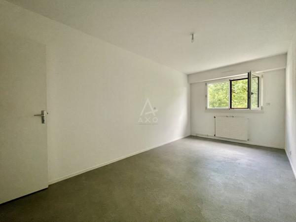 Appartement rénové en duplex, surface de 74 m2 et un stationnement en sous-sol, vue dégagée,   au calme, proche des écoles, transports, commerces, Rennes/Saint Grégoire