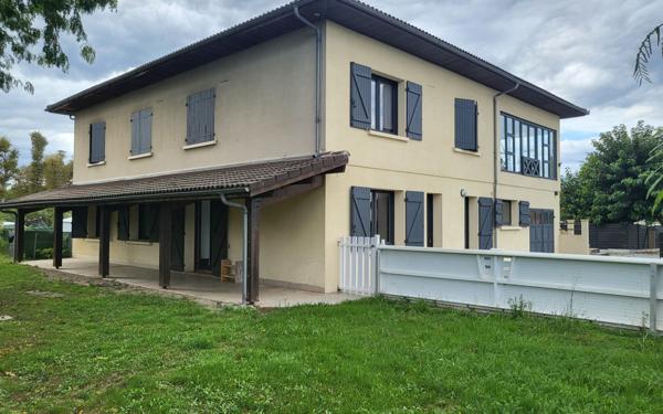 Appartement à louer    3 pièces •  Mont-de-Marsan