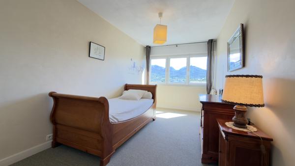 Appartement
         4 pièces
        - 79 m² Exclusivité 217 415 € *