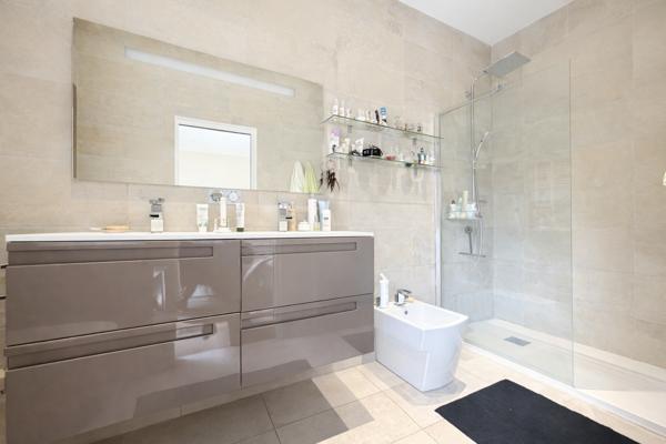 Appartement 4 pièces - 103 m² Bien prestige