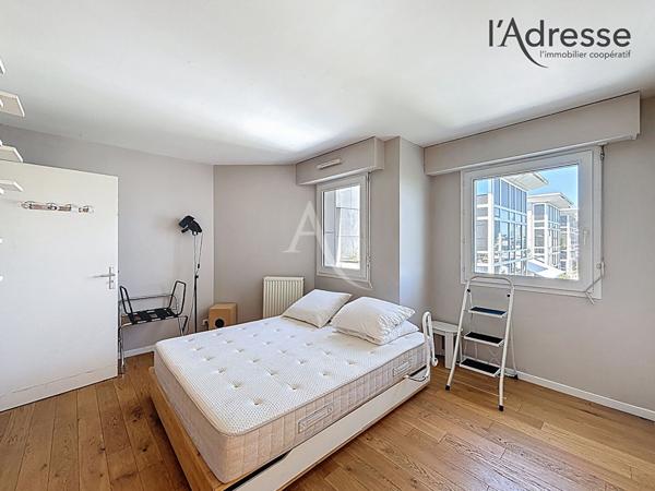 Suresnes/Limite Puteaux - 5 pièces 128m2 - Top Floor 40 m² - Balcon 20 m² - 2 places de parking - cave