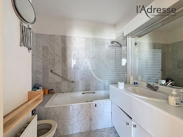 Suresnes/Limite Puteaux - 5 pièces 128m2 - Top Floor 40 m² - Balcon 20 m² - 2 places de parking - cave