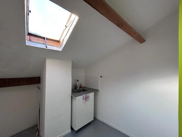 Local/bureau à vendre 300 m2 PIERRELATTE (26)