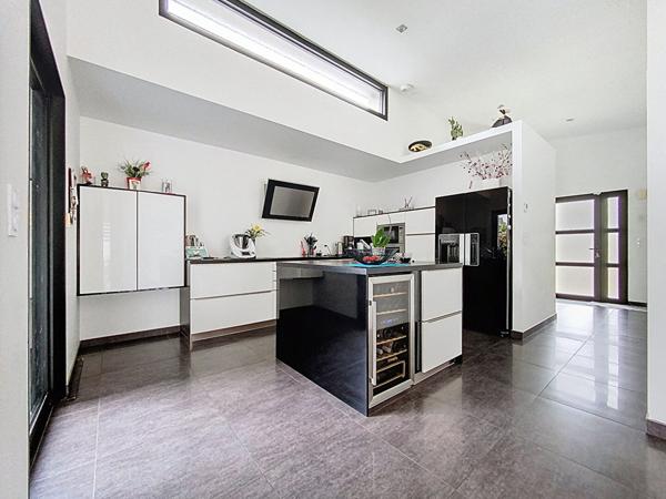 Maison contemporaine de plain-pied à Quéven - 5 pièces, 120 m²