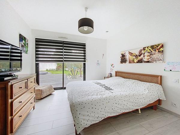 Maison contemporaine de plain-pied à Quéven - 5 pièces, 120 m²
