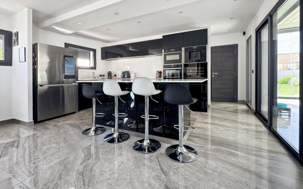 Maison à vendre    4 pièces • 147 m2 Les Pennes-Mirabeau