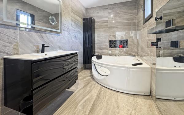 Maison à vendre    4 pièces • 147 m2 Les Pennes-Mirabeau