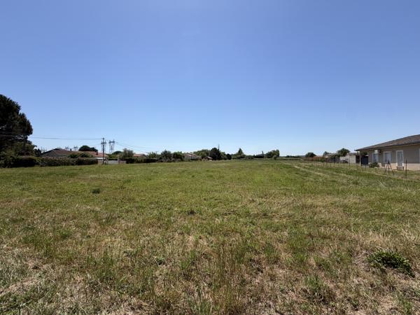 TERRAIN DE 9110 M2 CONSTRUCTIBLE