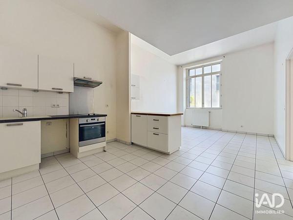 Location appartement 2 pièces 51 m² Paris 11