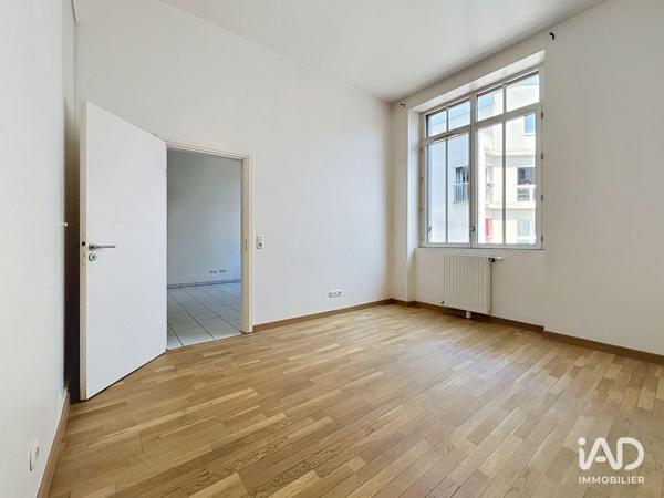 Location appartement 2 pièces 51 m² Paris 11