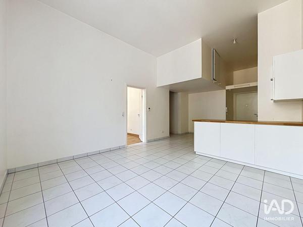 Location appartement 2 pièces 51 m² Paris 11