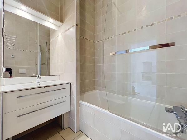 Location appartement 2 pièces 51 m² Paris 11