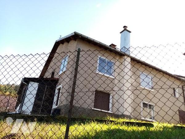 sur les hauteurs, maison de village de 153m² avec terrain de 704 m² 
Etat à rénover