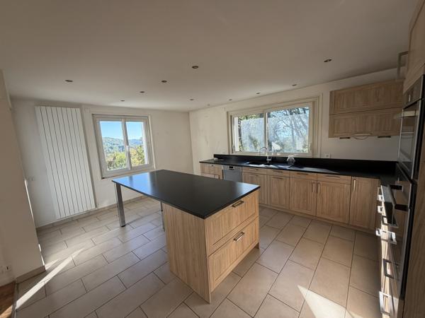 Maison 6 pièce(s) 5 chambre(s) 151 m²
