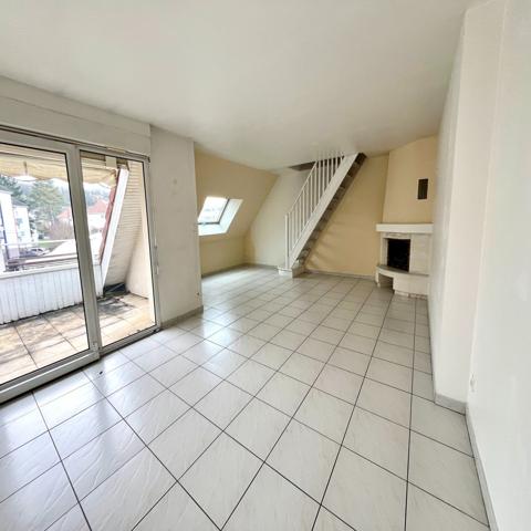 Duplex
                                                                                                                                                                                                                                                                                                                        6 pièce(s)                                                                                                                                                                                                          4 chambre(s)                                                                                                                                                                                                          120  m²