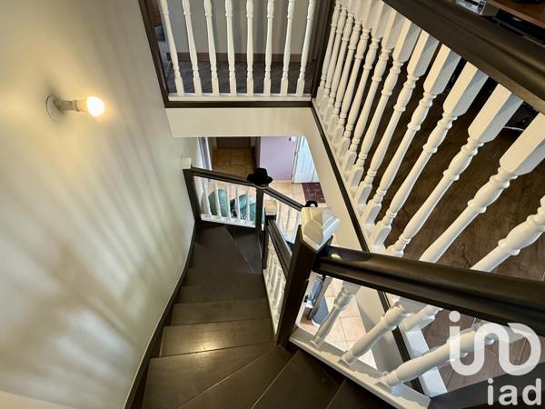 Maison 8 pièces de 220 m² à Beuzeville (27210)