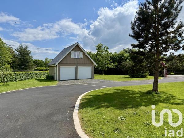 Maison 8 pièces de 220 m² à Beuzeville (27210)