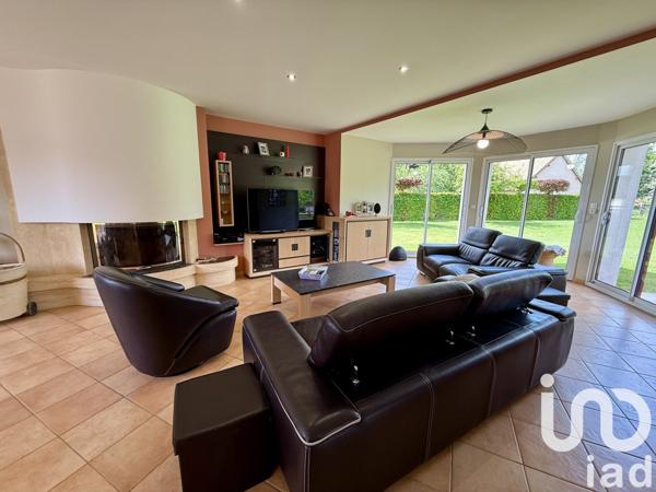 Maison 8 pièces de 220 m² à Beuzeville (27210)