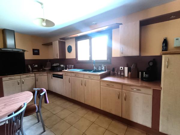 Maison 6 pièces 144 m² sur 2311 m² de terrain avec piscine Saint-Perdon (40090)