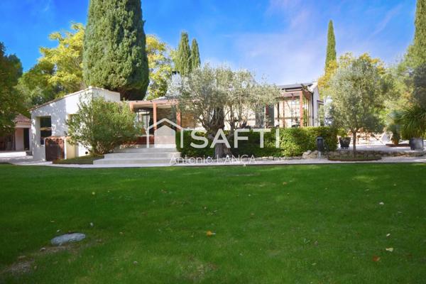 Maison familiale avec studio à Ventabren  -- Une maison qui respire la douceur et la sérénité