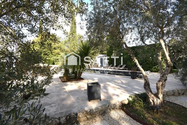 Maison familiale avec studio à Ventabren  -- Une maison qui respire la douceur et la sérénité