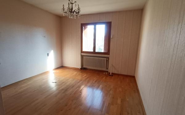 Maison à vendre    5 pièces •  Laragne-Montéglin