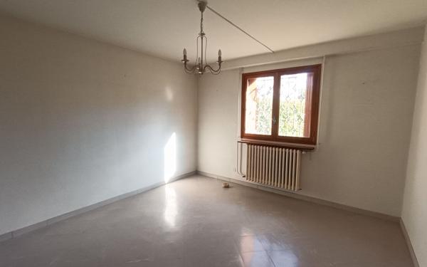 Maison à vendre    5 pièces •  Laragne-Montéglin