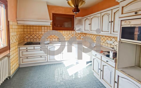 Maison à vendre    5 pièces •  Laragne-Montéglin