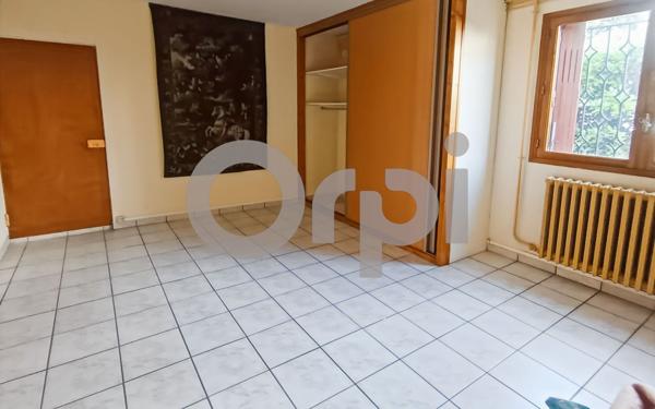 Maison à vendre    5 pièces •  Laragne-Montéglin