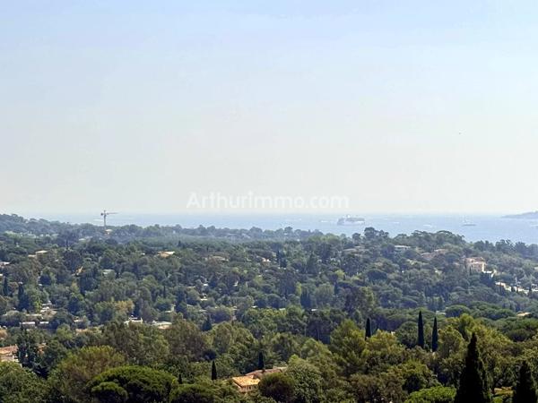 Vente                                                      Appartement
                        
                     3 pièces                      42 m2                     à Grimaud