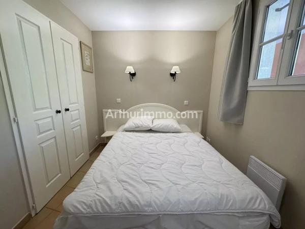 Vente                                                      Appartement
                        
                     3 pièces                      42 m2                     à Grimaud