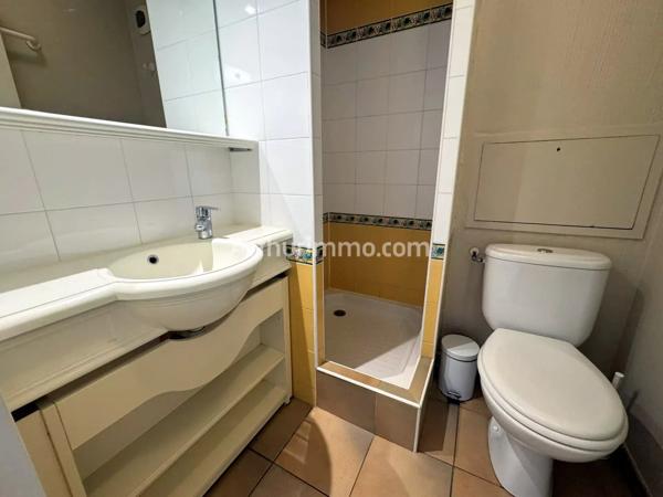 Vente                                                      Appartement
                        
                     3 pièces                      42 m2                     à Grimaud