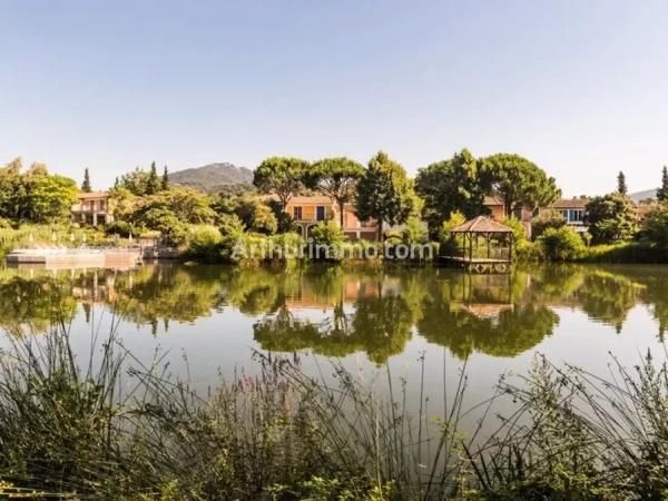 Vente                                                      Appartement
                        
                     3 pièces                      42 m2                     à Grimaud