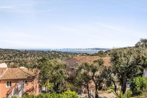 Vente                                                      Appartement
                        
                     3 pièces                      42 m2                     à Grimaud