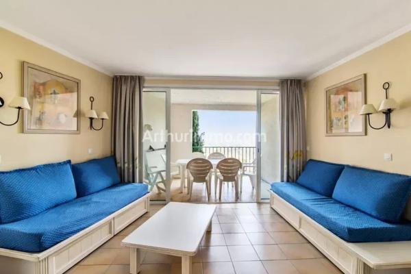 Vente                                                      Appartement
                        
                     3 pièces                      42 m2                     à Grimaud