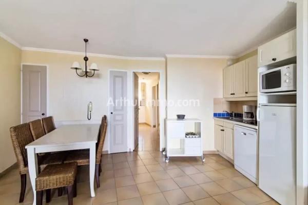 Vente                                                      Appartement
                        
                     3 pièces                      42 m2                     à Grimaud