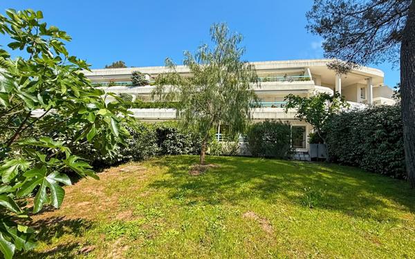 Appartement à vendre    3 pièces • 66 m2 Saint-Raphaël